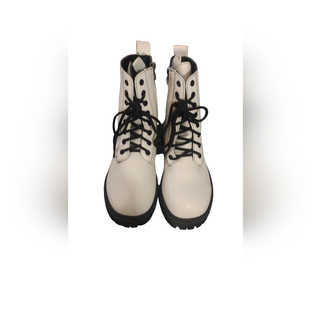 New combat style boots